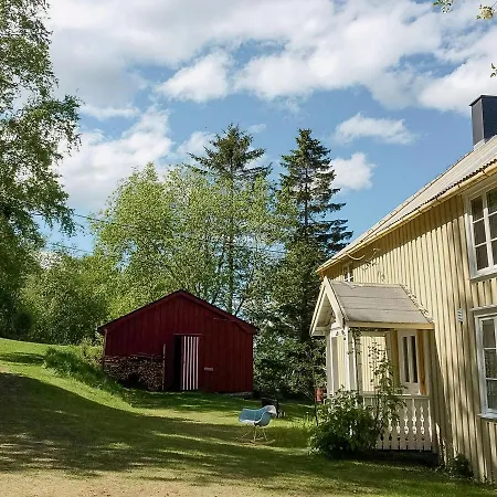 Casa vacanze Peaceful Log By The Fjord On Ytteroy