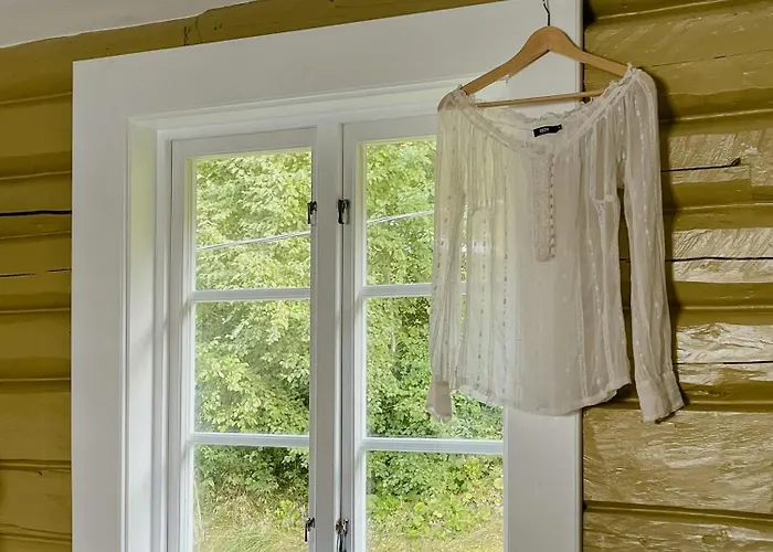 Ferienhaus Peaceful Log By The Fjord On Ytteroy